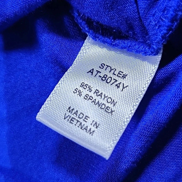 Zenana Blue Twist Front Tank Top – Women’s Size M Sleeveless Stretchy Crop - Picture 5 of 8